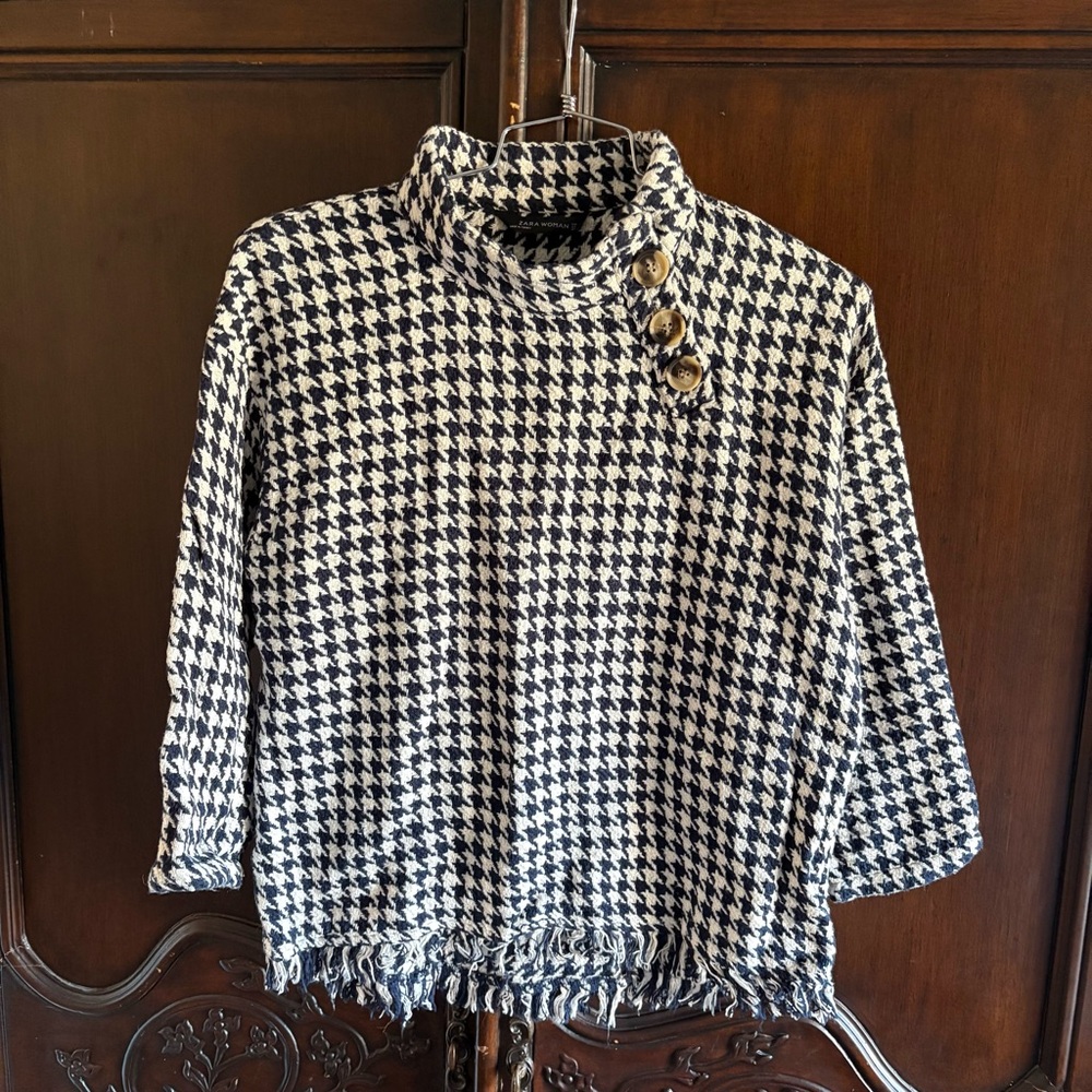 Zara Woman Navy & White Houndstooth Mock Neck Sweater size Small